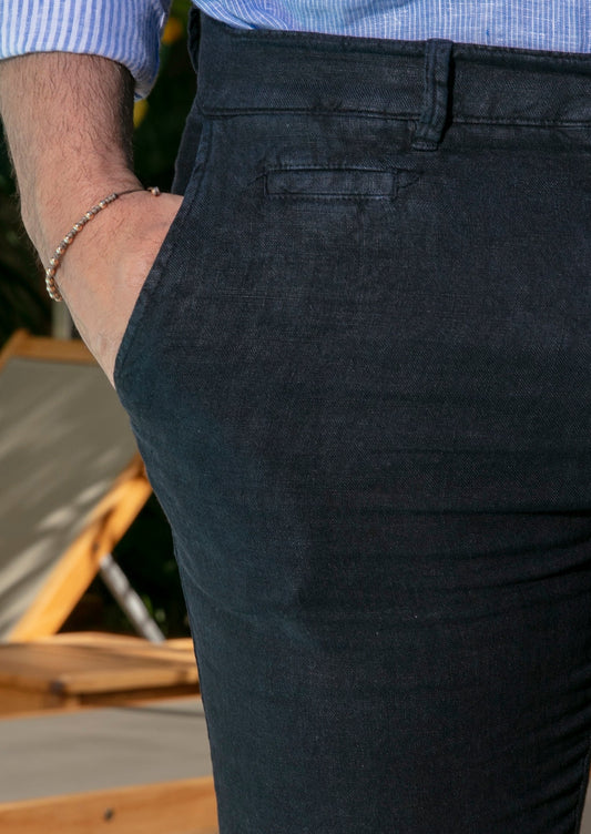 Bermuda shorts in Cassis Dark Blue linen